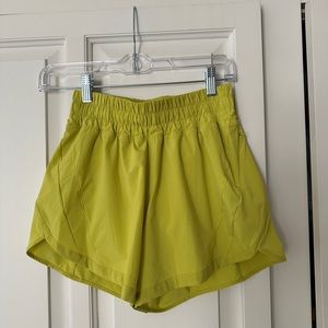 NWOT Lululemon Track That MR Short - SZ 4